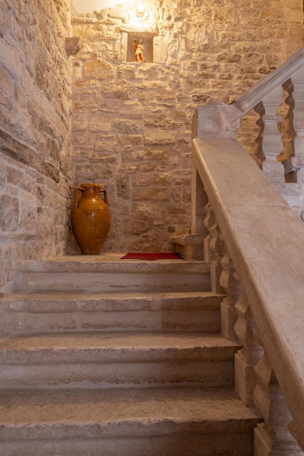 Отель Palazzo Rizzi Dimora Dei Templari Bitetto Экстерьер фото