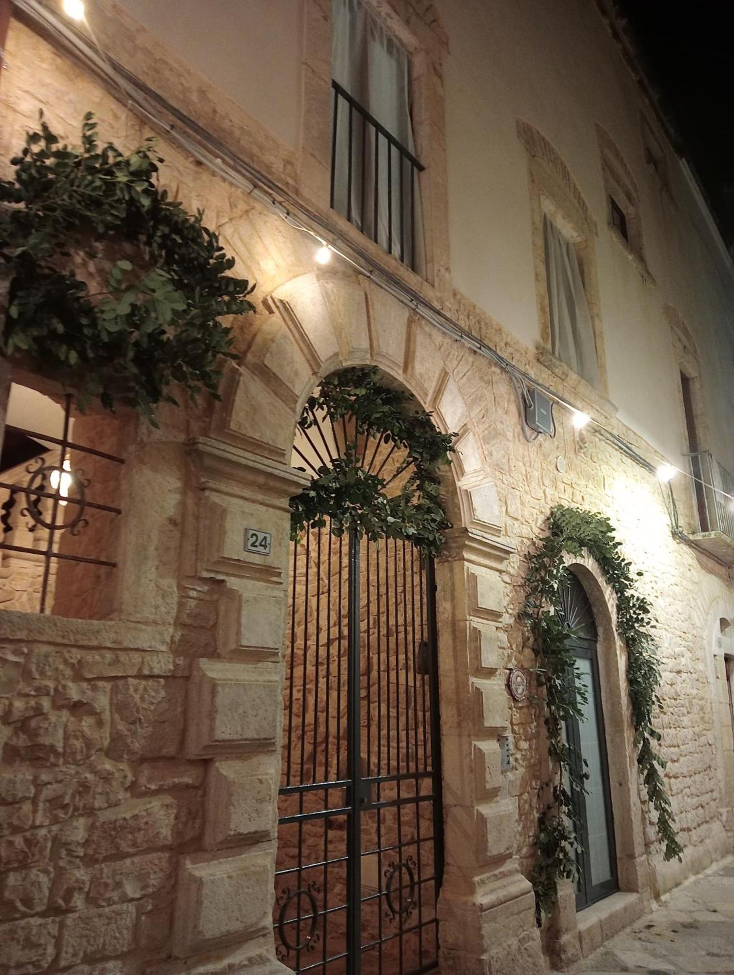 Отель Palazzo Rizzi Dimora Dei Templari Bitetto Экстерьер фото